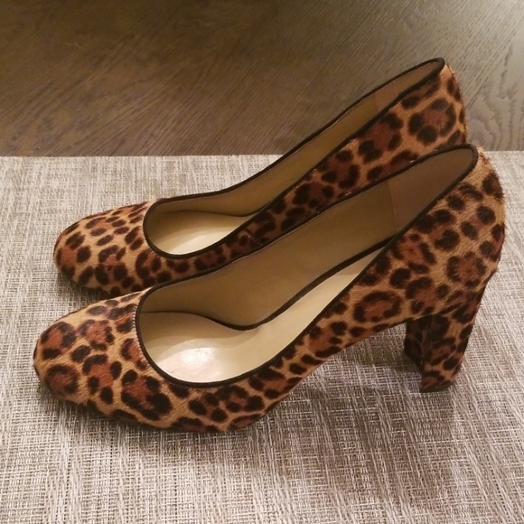 Ann Taylor Leopard Print Pumps - Picture 2 of 5